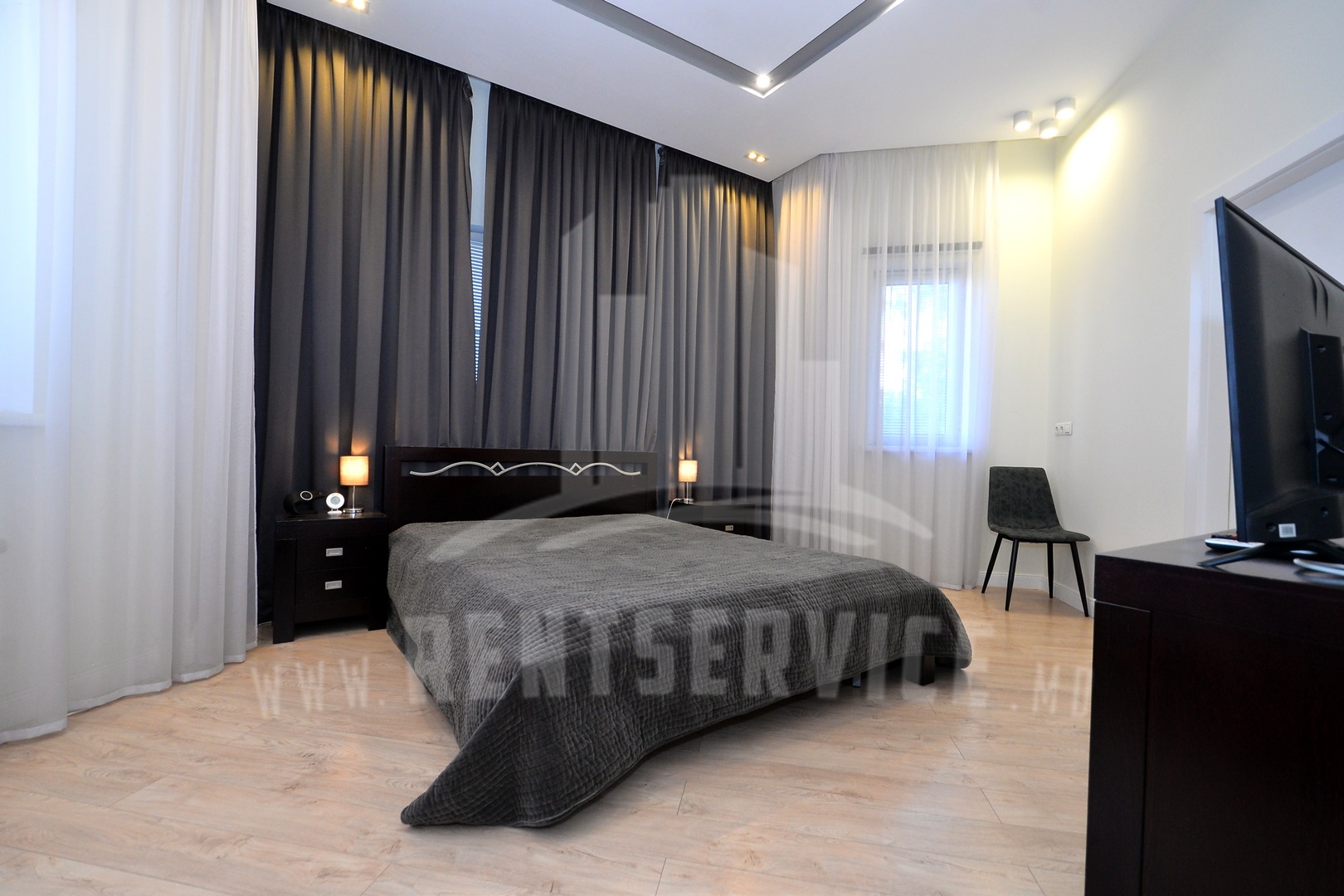 305_apartment_10.JPG