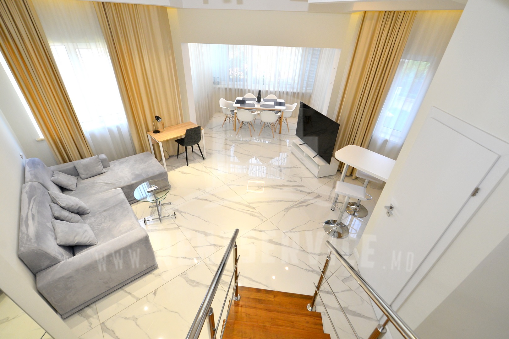 305_apartment_15.JPG