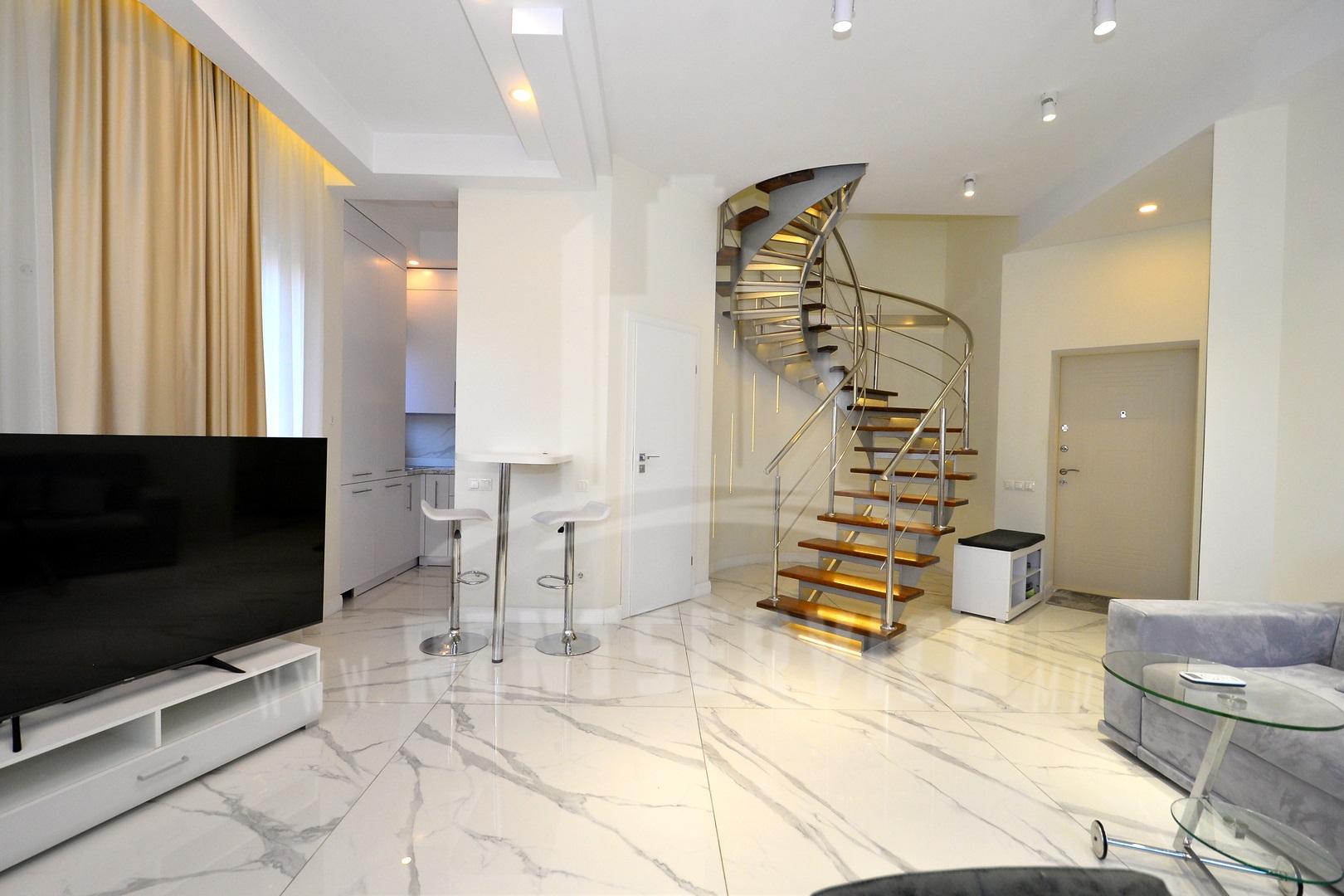 305_apartment_16.JPG