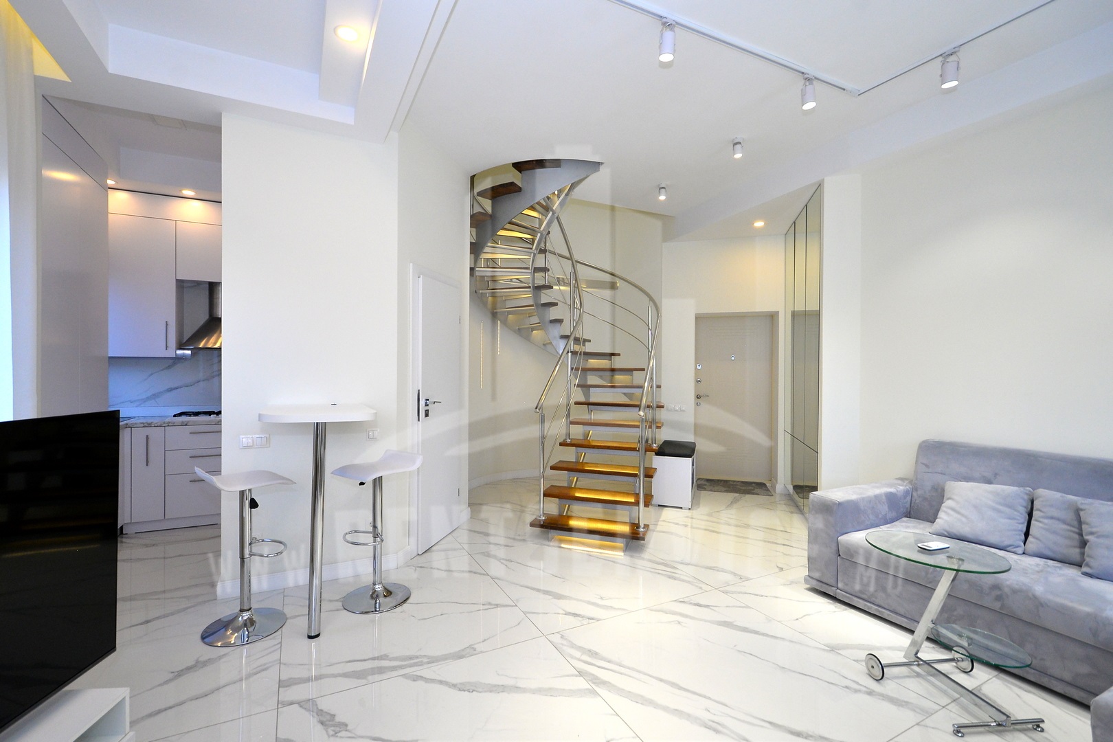 305_apartment_6.JPG