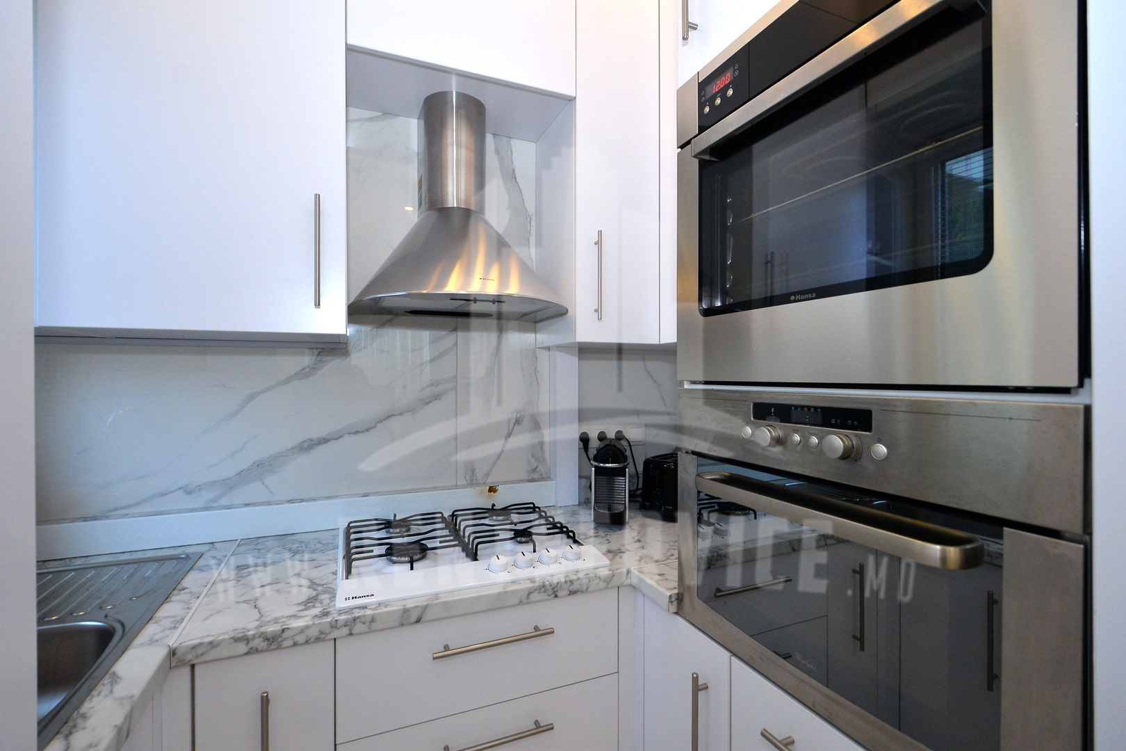 305_apartment_7.JPG