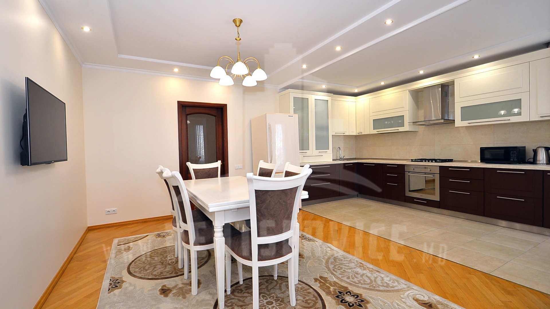 309_apartment_14.JPG
