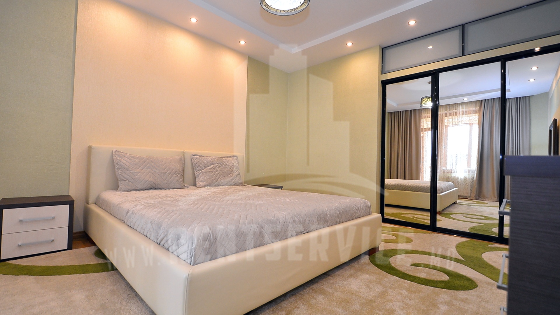 309_apartment_5.JPG