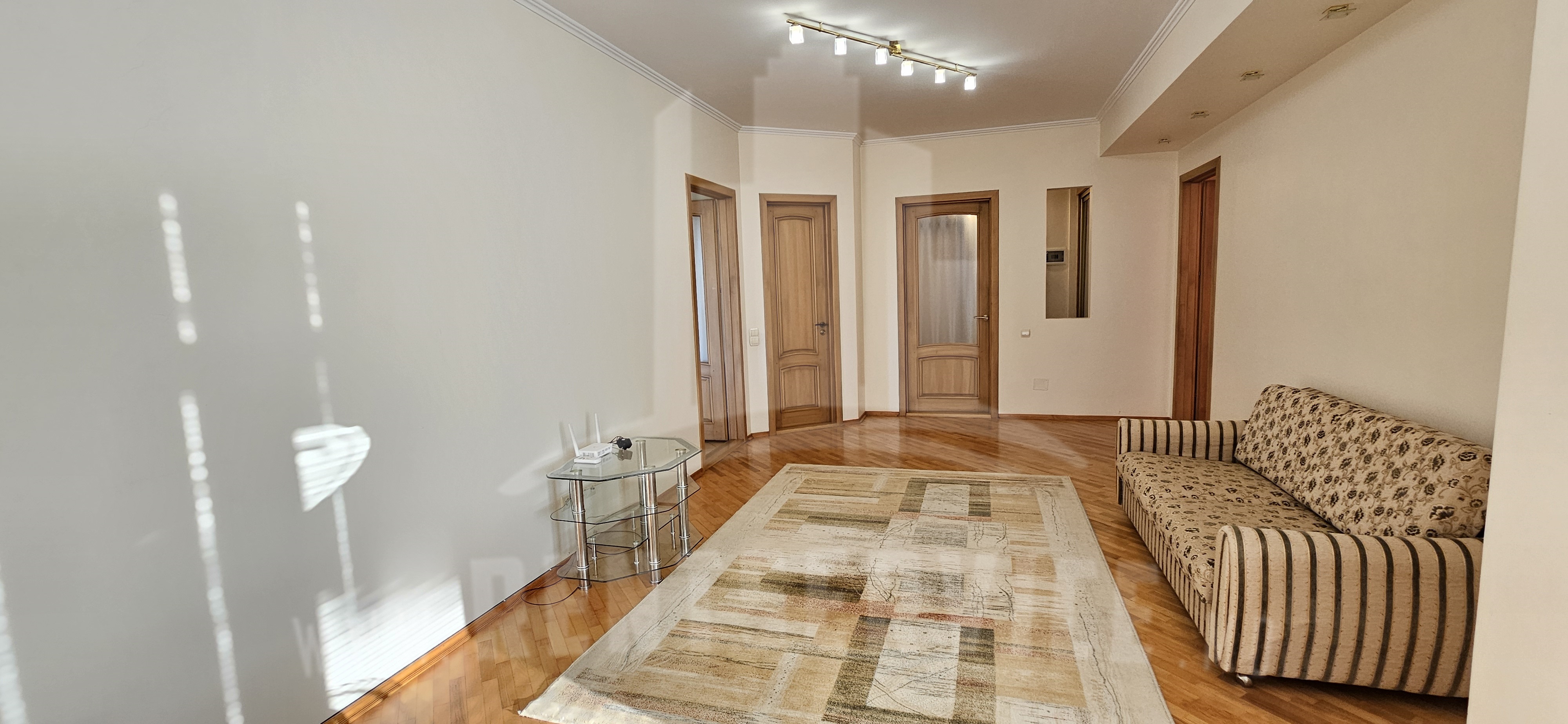 310_apartment_10.jpg